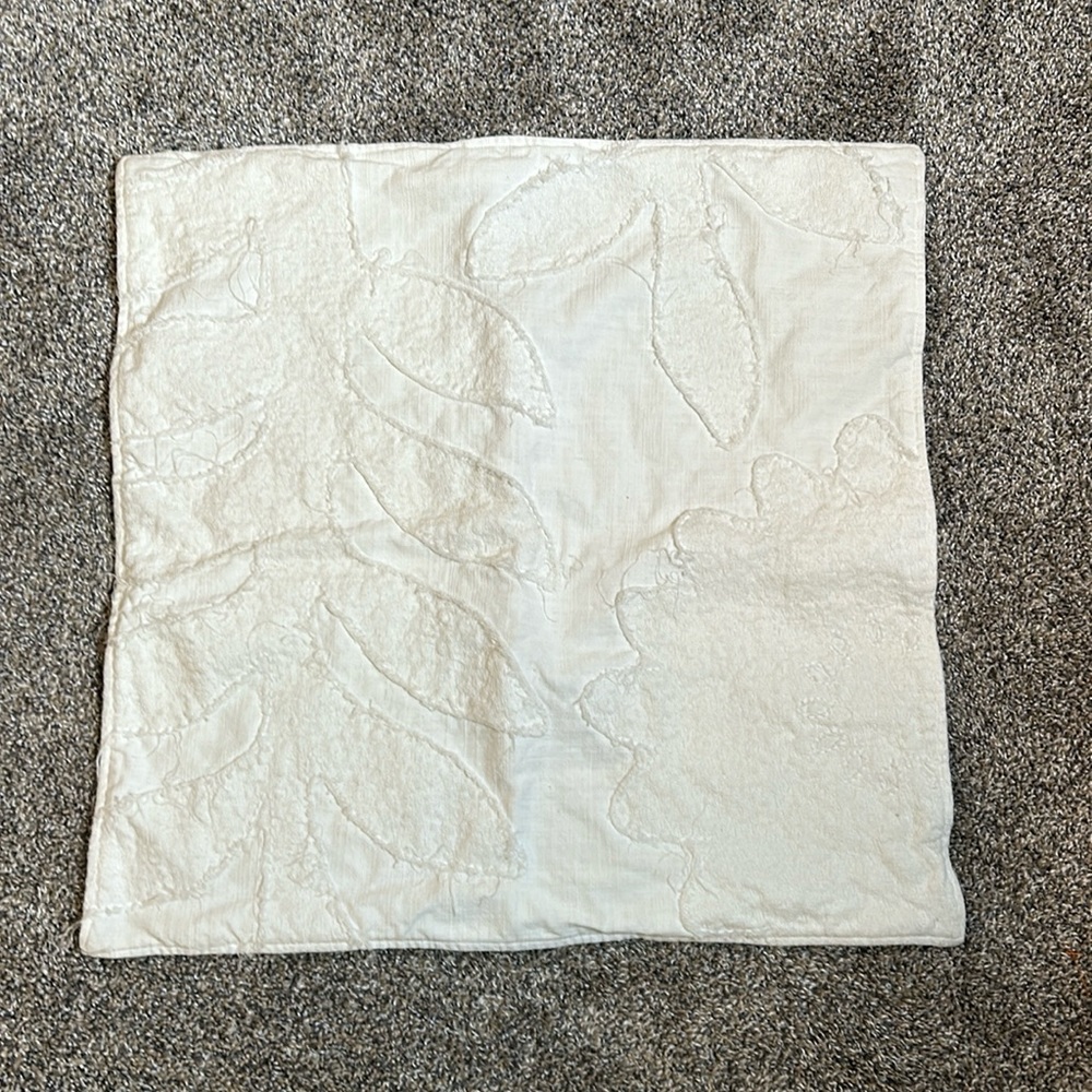 Pottery Barn White Leaf Applique Cotton Square‎ Pillow Cover Sham 22.5 Inches